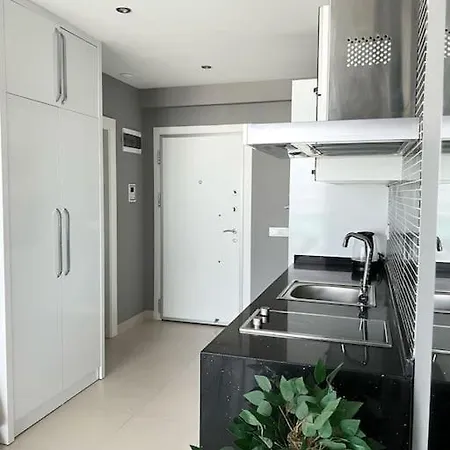 50m To The Sea, Fast Wi-fi, Panorama View Апартаменти